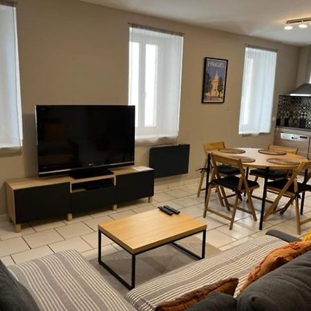 Bel Appartement 2 Chambres Au Coeur Du Village Eyragues Luaran gambar