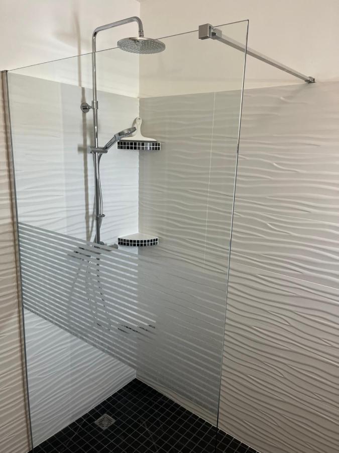 Bel Appartement 2 Chambres Au Coeur Du Village Eyragues Luaran gambar