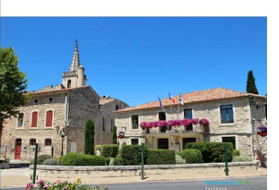 Bel Appartement 2 Chambres Au Coeur Du Village Eyragues Luaran gambar