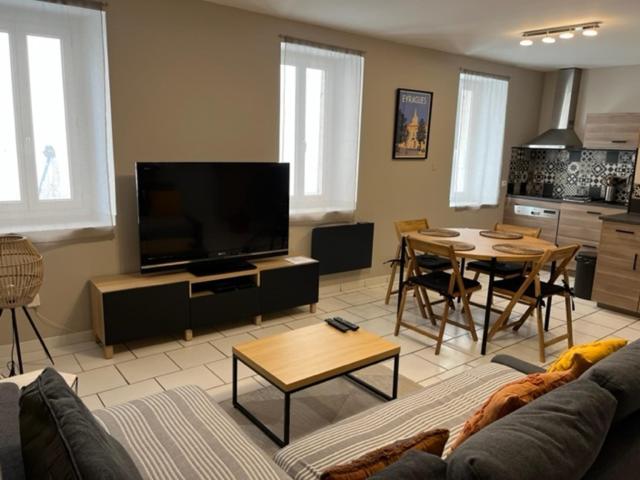 Bel Appartement 2 Chambres Au Coeur Du Village Eyragues Luaran gambar
